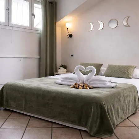 Attico Elegante Con Terrazza Panoramica, In Centro Πιατσέντζα