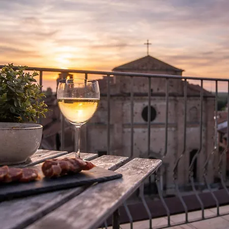 Attico Elegante Con Terrazza Panoramica, In Centro Apartmán *