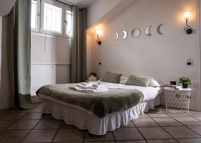 Apartament Attico Elegante Con Terrazza Panoramica, In Centro Piacenza