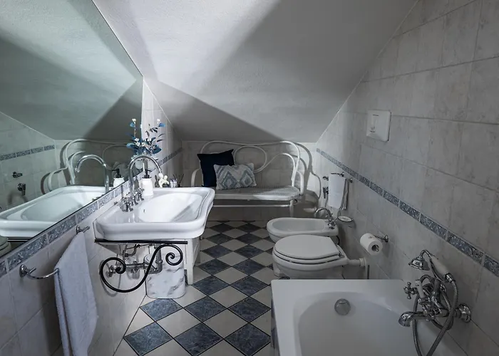 Attico Elegante Con Terrazza Panoramica, In Centro *