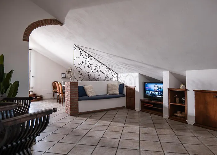 Attico Elegante Con Terrazza Panoramica, In Centro